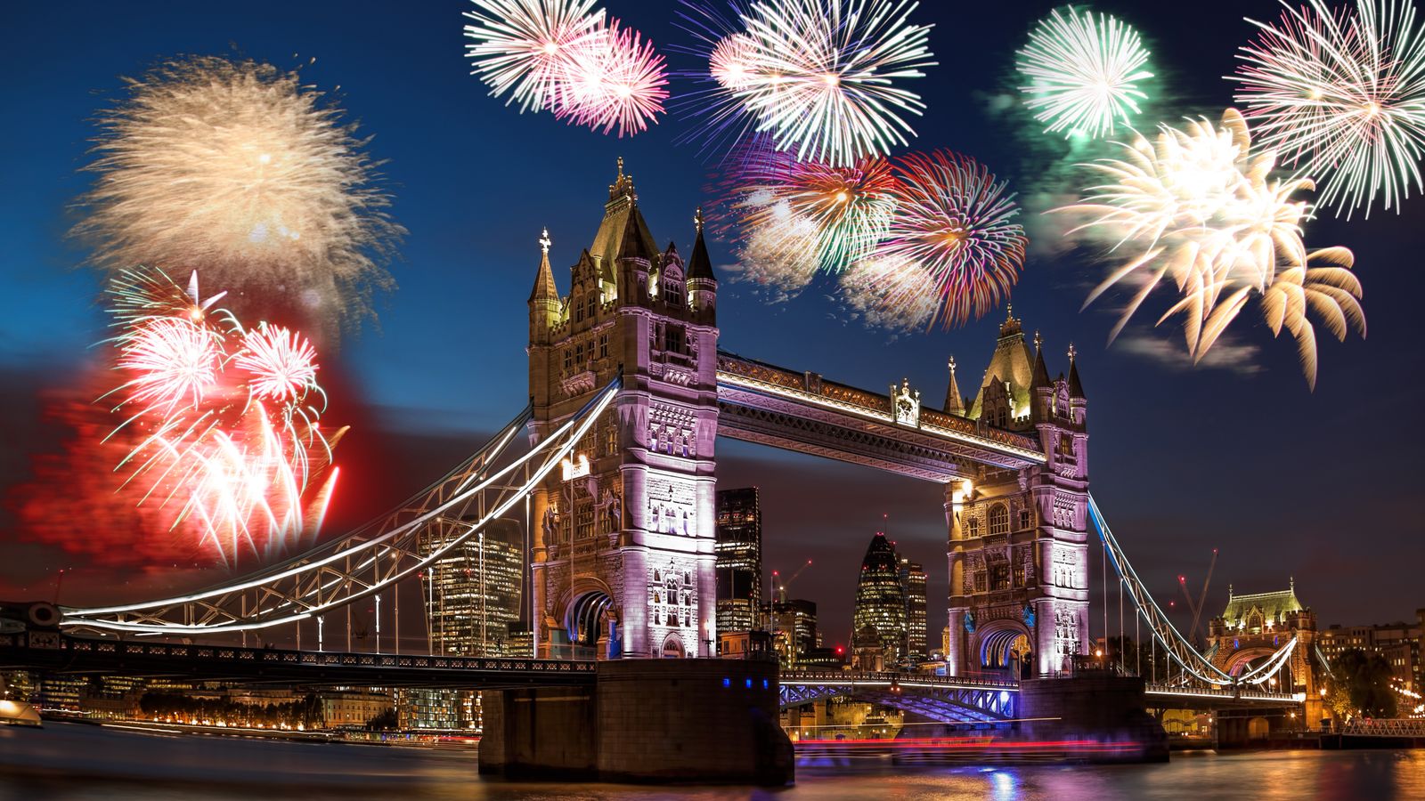 ### London For Tradition And Midnight Fireworks