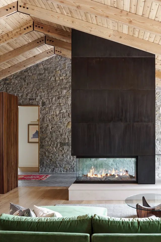 Sagamore entry and landscaping detail