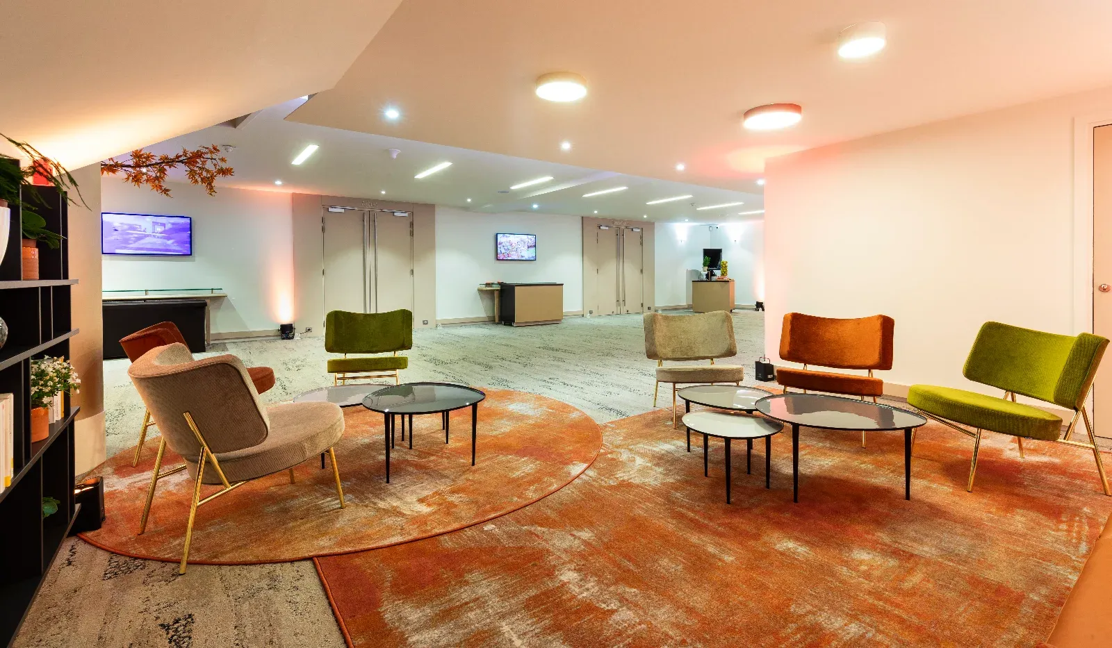Versatile Event Venue Near Paris with 1,300 m² of Space