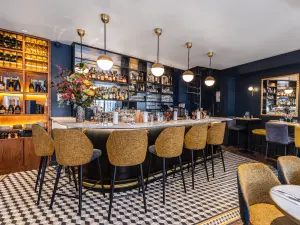 Restaurant et Speakeasy Art Déco dans le 7e à Paris
