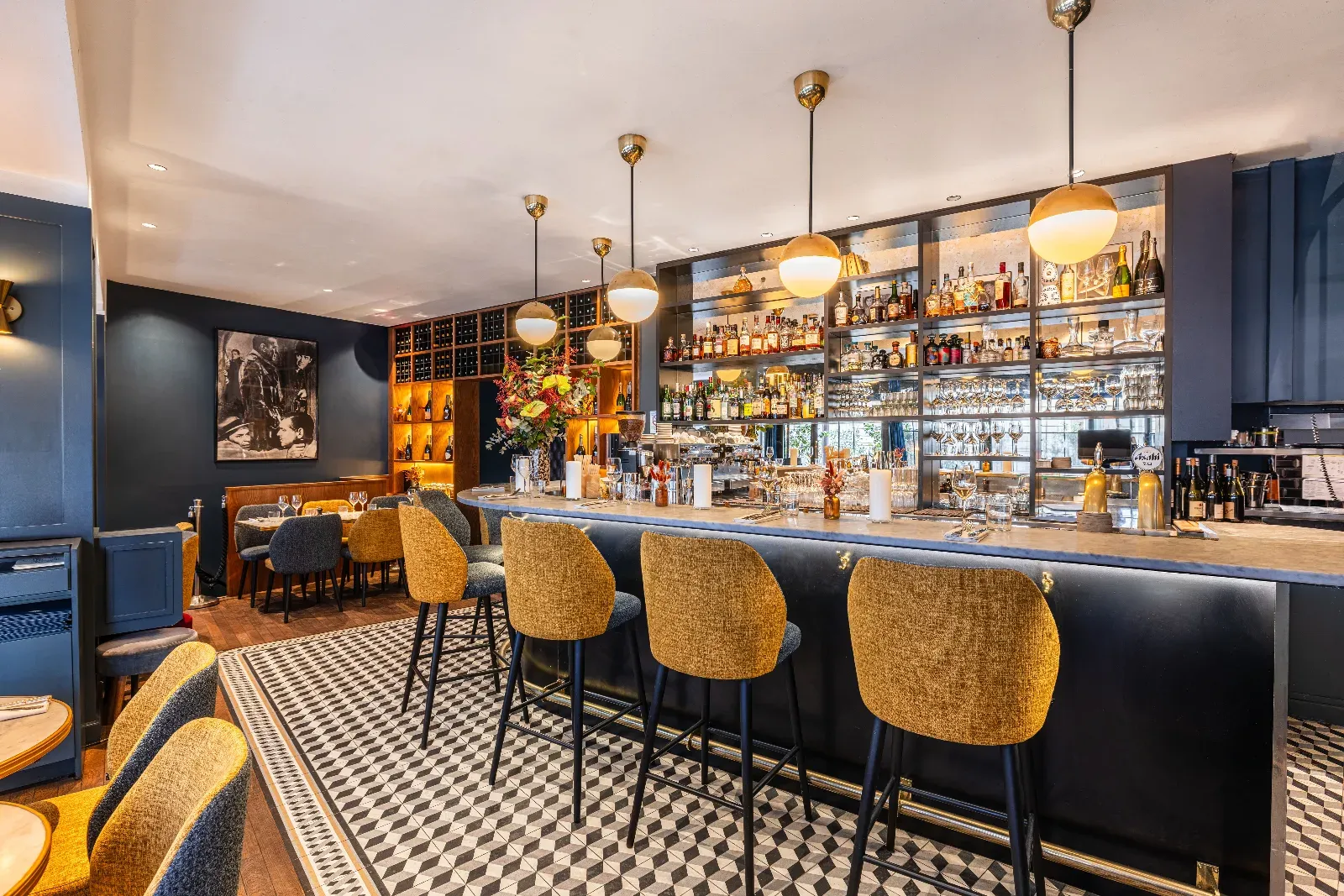 Restaurant et Speakeasy Art Déco dans le 7e à Paris