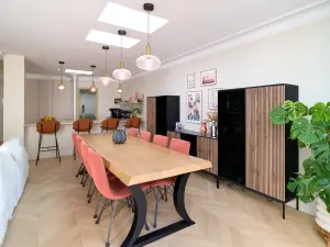 House with Garden & Terraces for Seminars & Events in Puteaux