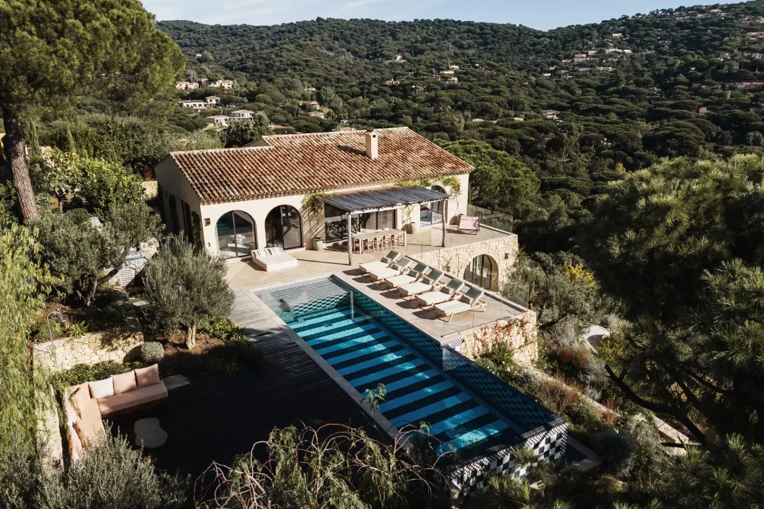 Villa néo-provençale élégante avec vue mer à La Croix-Valmer