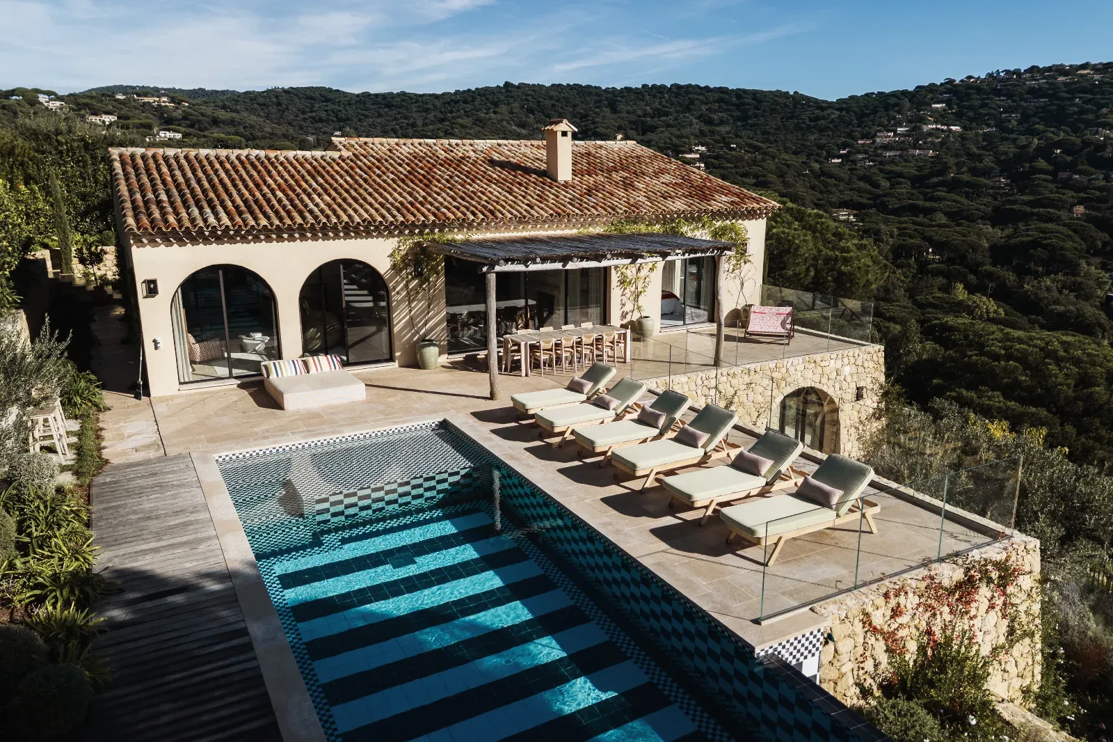 Villa néo-provençale élégante avec vue mer à La Croix-Valmer