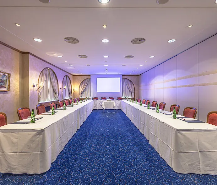 Vetschstube Davos Platz — Seminar Room for up to 70 Guests