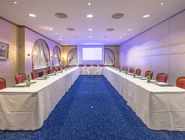 Vetschstube Davos Platz — Seminar Room for up to 70 Guests