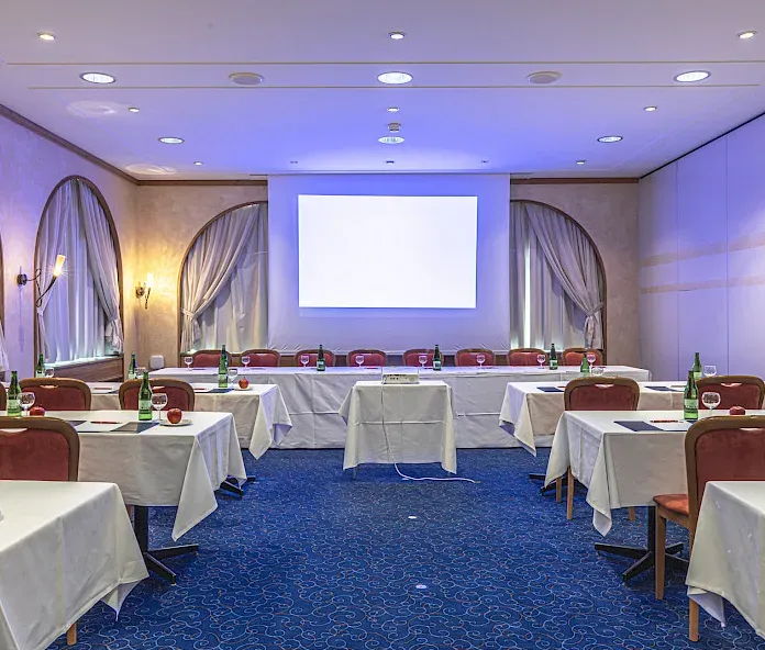 Vetschstube Davos Platz — Seminar Room for up to 70 Guests