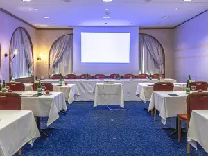 Vetschstube Davos Platz — Seminar Room for up to 70 Guests