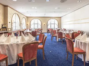 Vetschstube Davos Platz — Seminar Room for up to 70 Guests