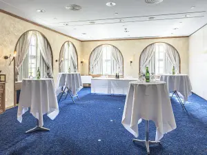 Vetschstube Davos Platz — Seminar Room for up to 70 Guests