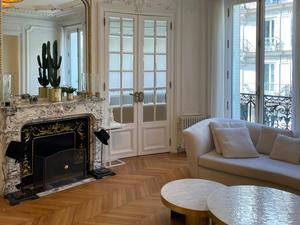 Haussmann-Style Flat for Events in Paris
