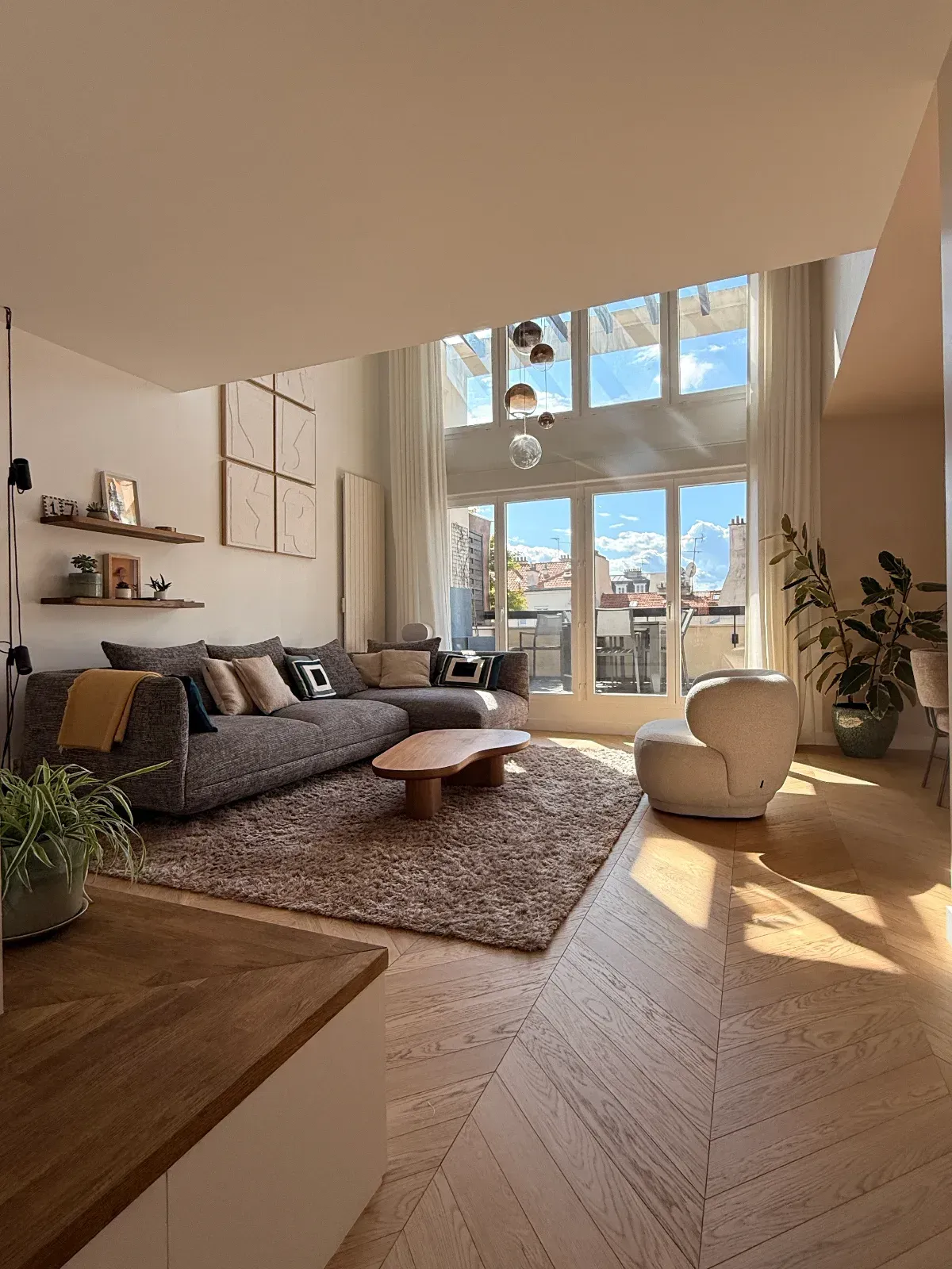 Appartement Duplex Chaleureux avec Terrasse à Clichy, Paris