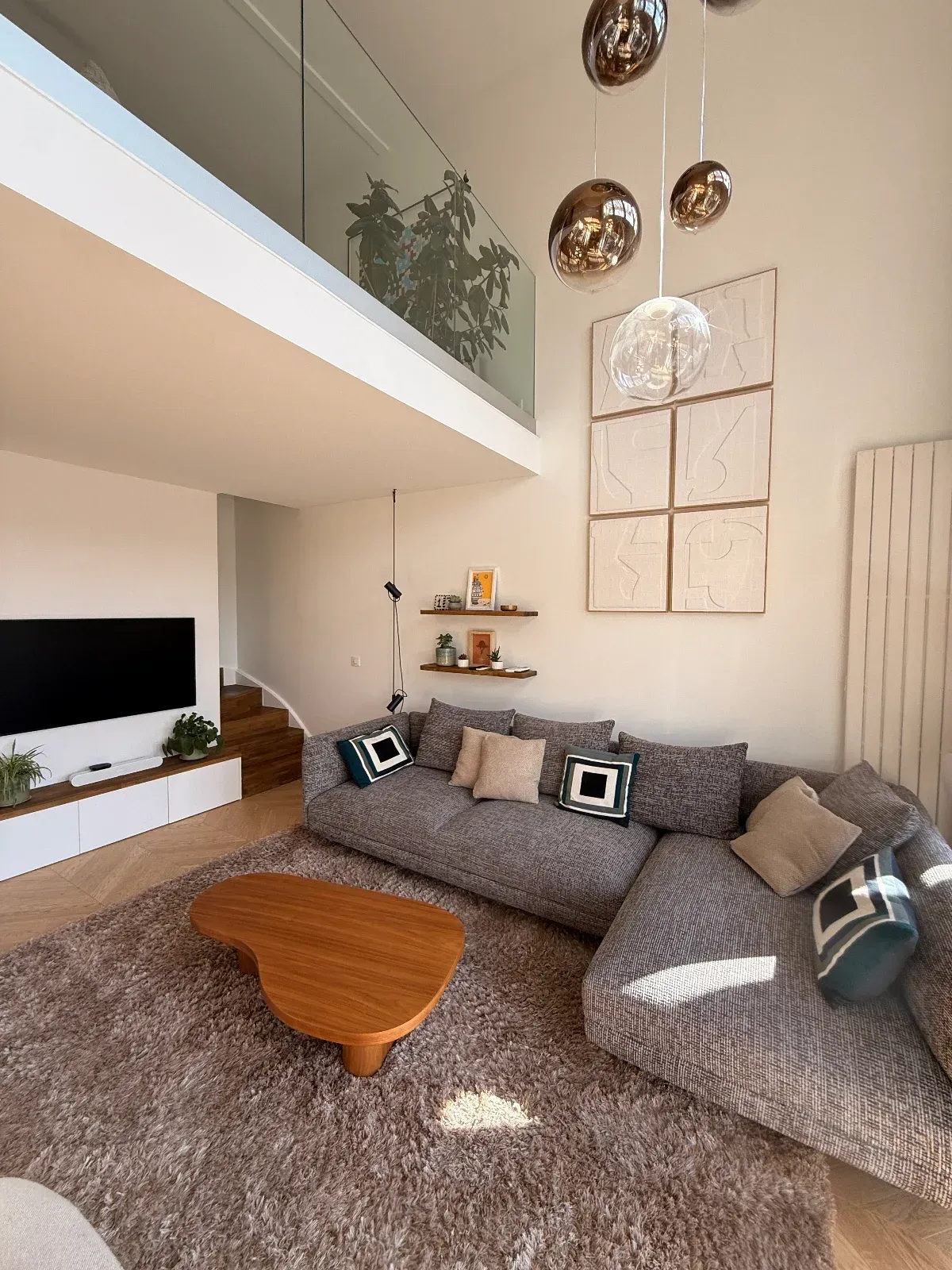 Appartement Duplex Chaleureux avec Terrasse à Clichy, Paris