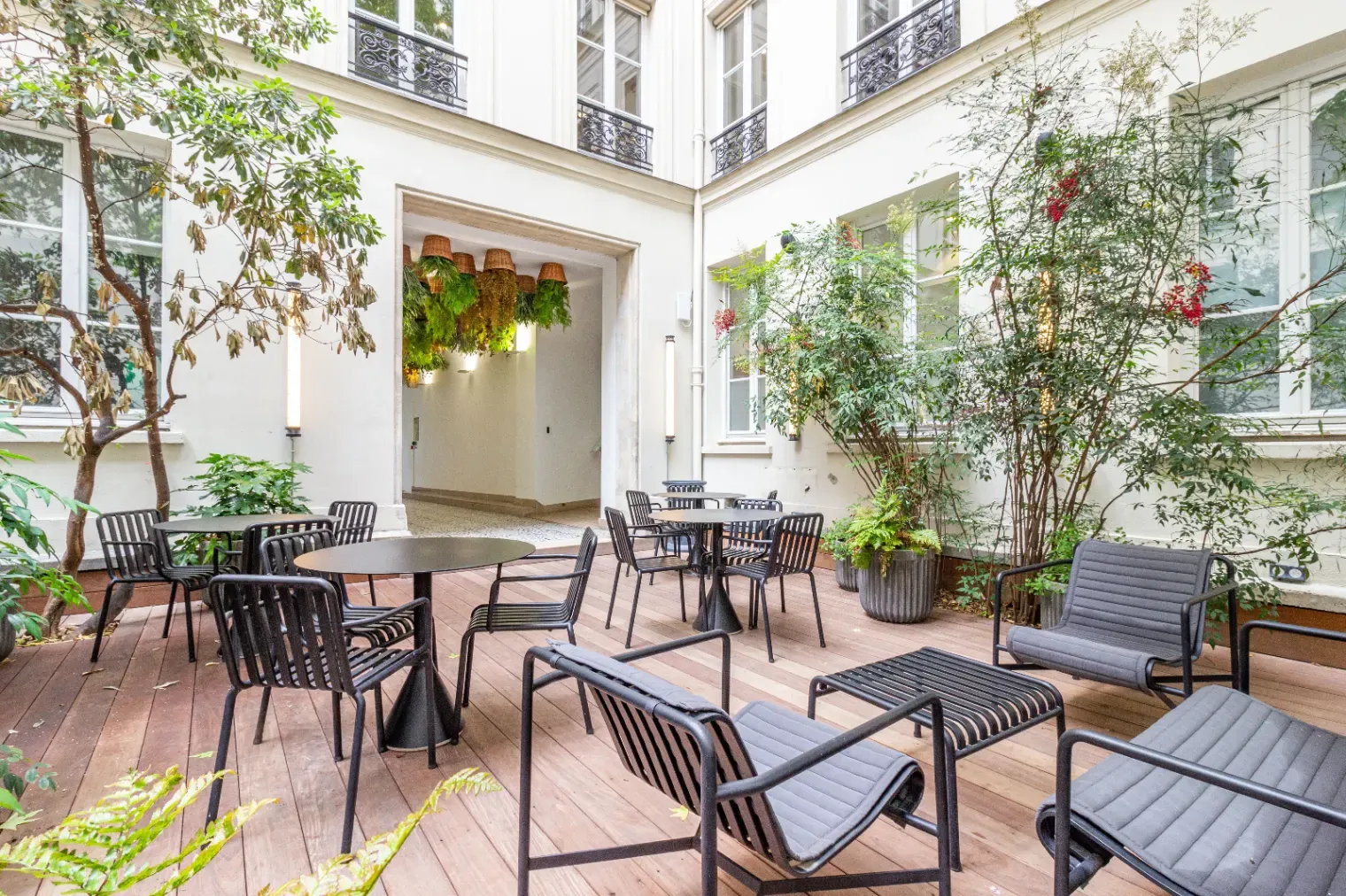 Espace social lumineux de 147 m² avec terrasse à Paris