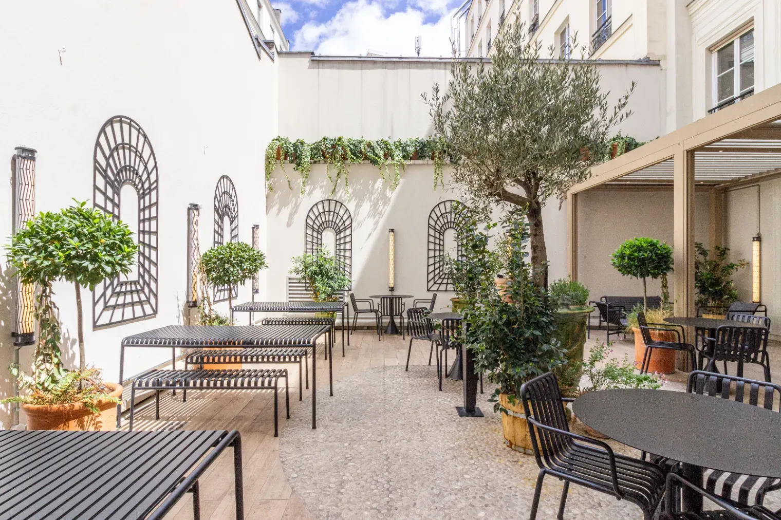 Espace social lumineux de 147 m² avec terrasse à Paris