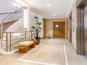 Espace social lumineux de 147 m² avec terrasse à Paris