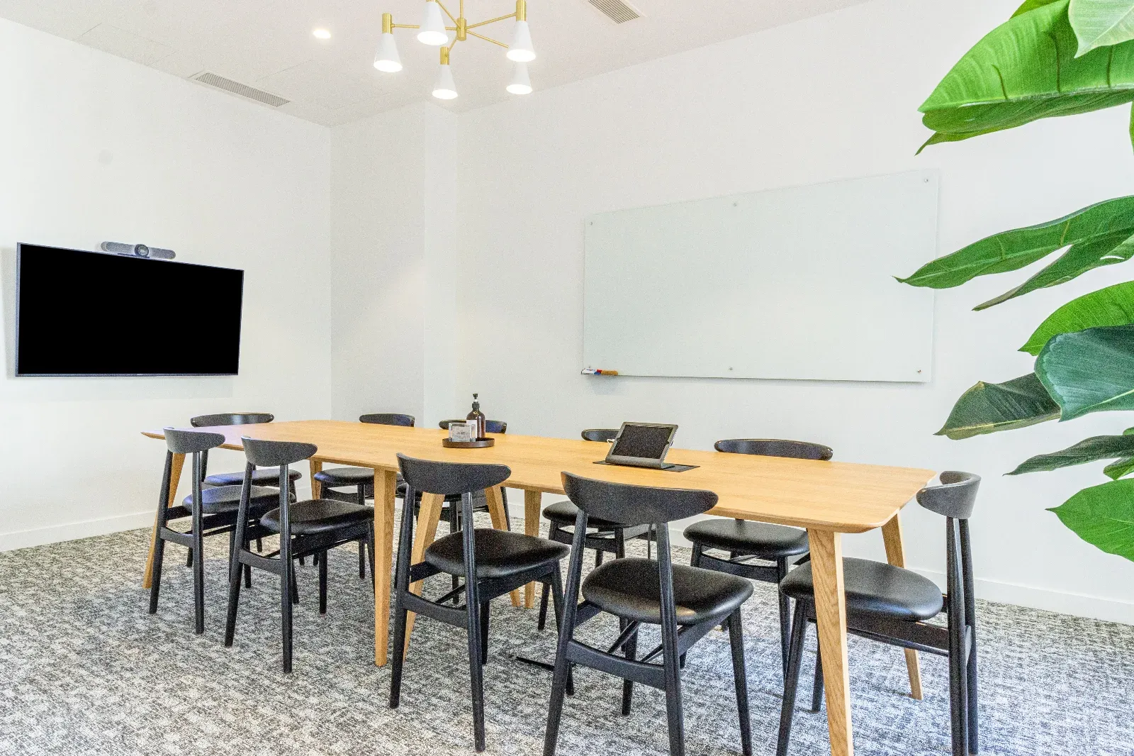 Salle de Réunion Intime de 25 m² au Cœur de Paris