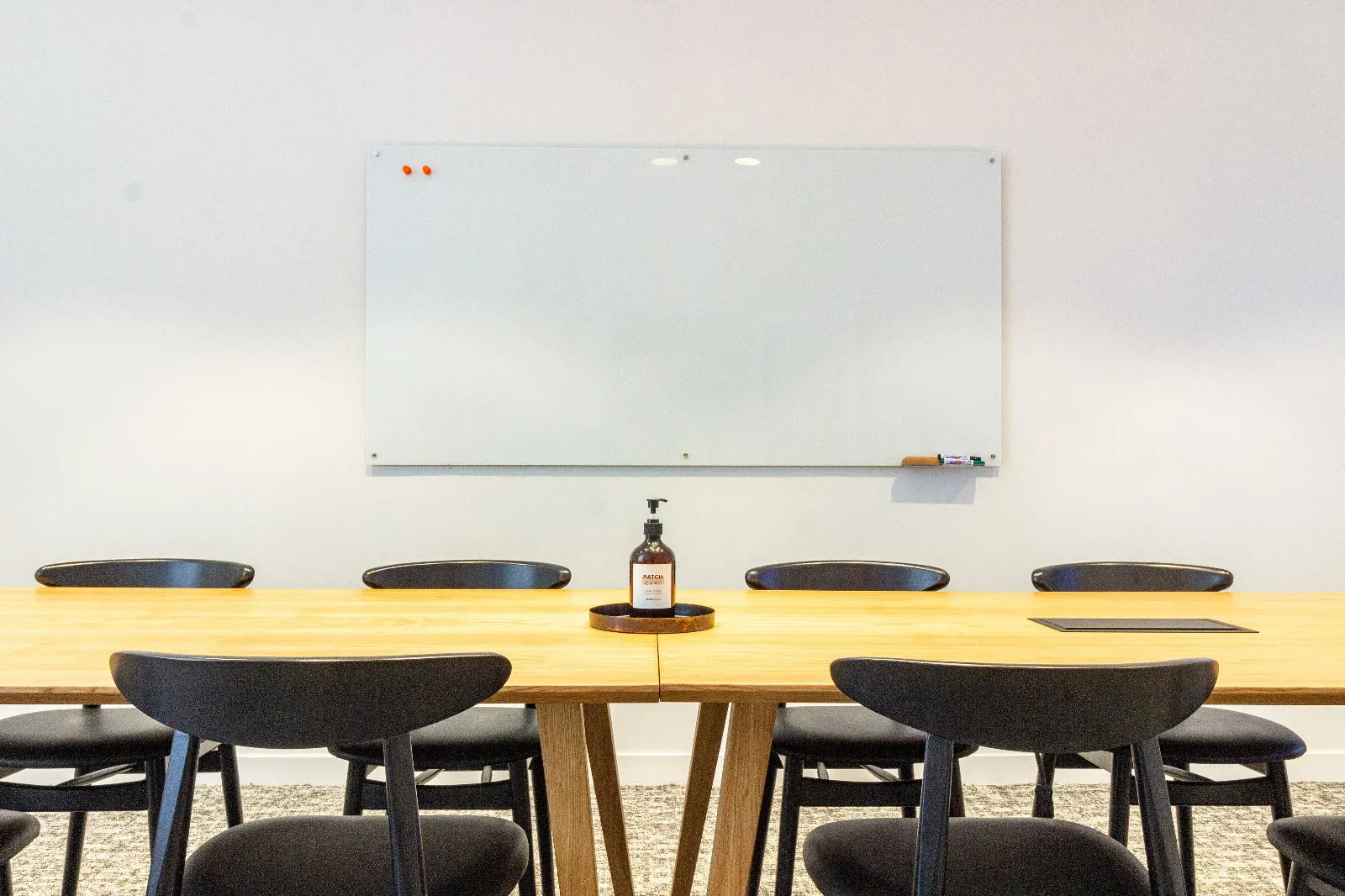 Salle de réunion intime de 23 m² au cœur de Paris