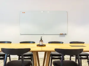 Salle de réunion intime de 23 m² au cœur de Paris