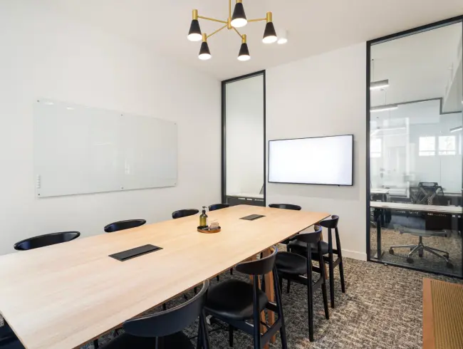 Co-working Space in Paris 2nd Arrondissement – 16 m²