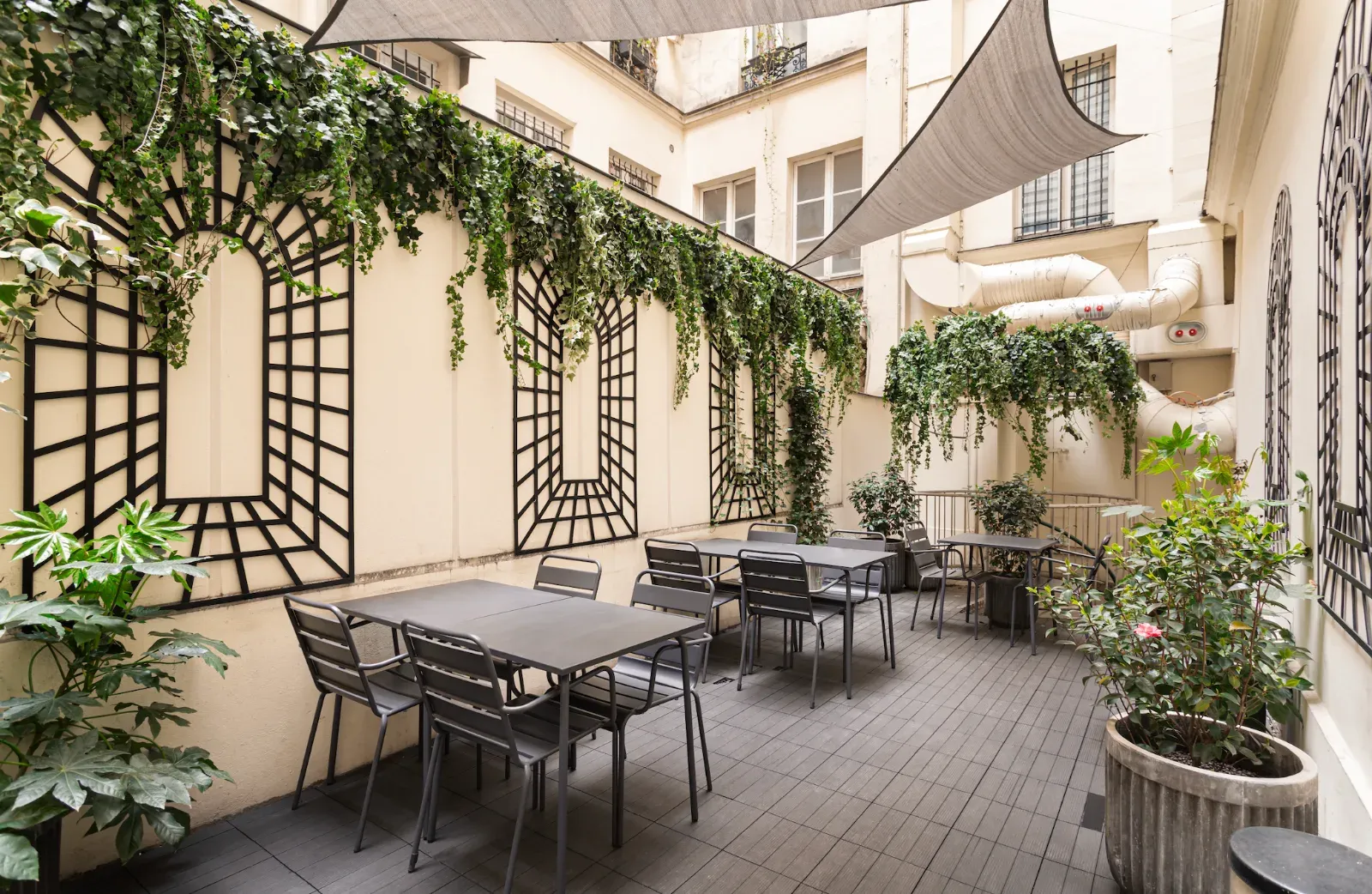 Co-working Space in Paris 2nd Arrondissement for Meetings and Workshops