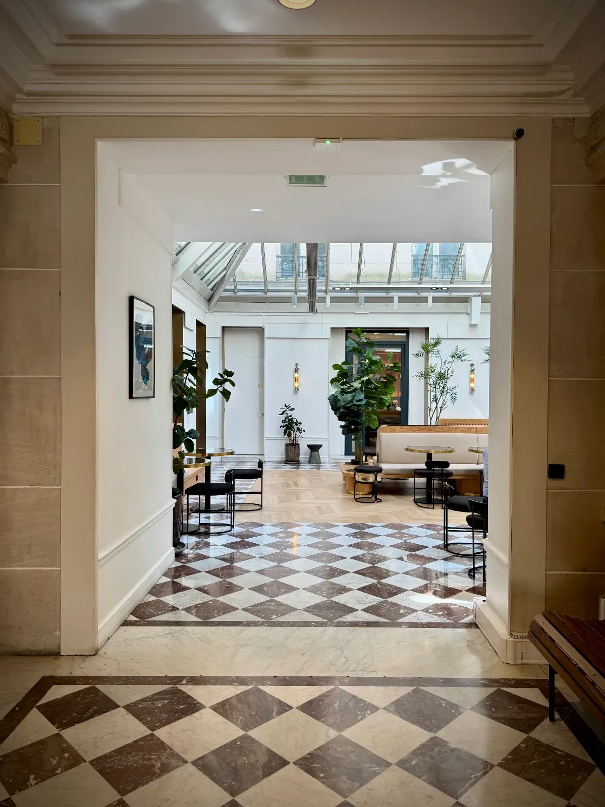 Multi-Purpose Venue in the Heart of Paris 8th Arrondissement