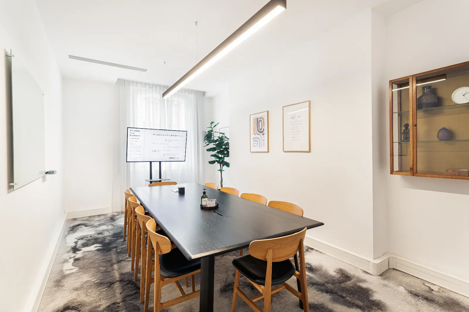 Salle de réunion intime de 19 m² à Paris 8e