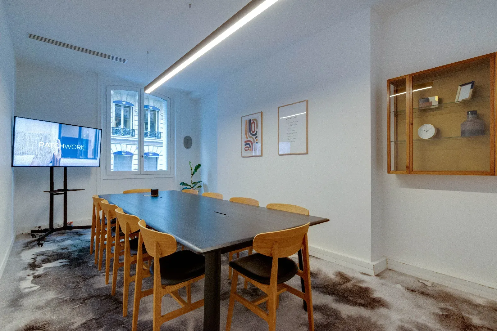 Small Meeting Room in Paris 8th — 19 m² for Business Events
