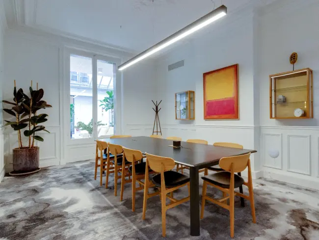 Small Meeting Room in Paris 8th - 12m² Business Space