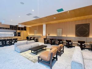 Intimate 15 m² Meeting Room in Paris for Small Business Events