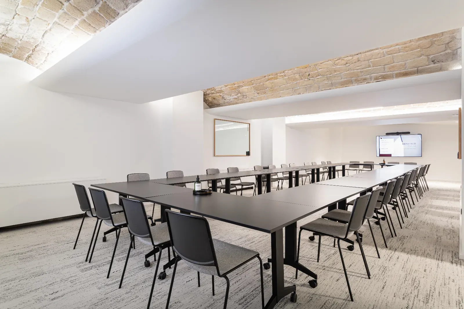 Intimate 75 m² Meeting Room in Paris 9th Arrondissement