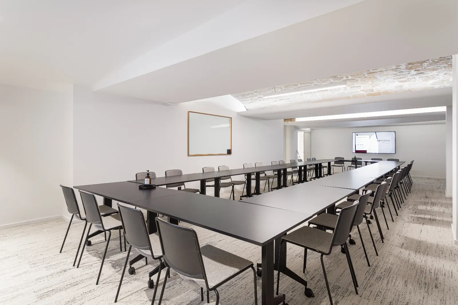 Intimate 75 m² Meeting Room in Paris 9th Arrondissement
