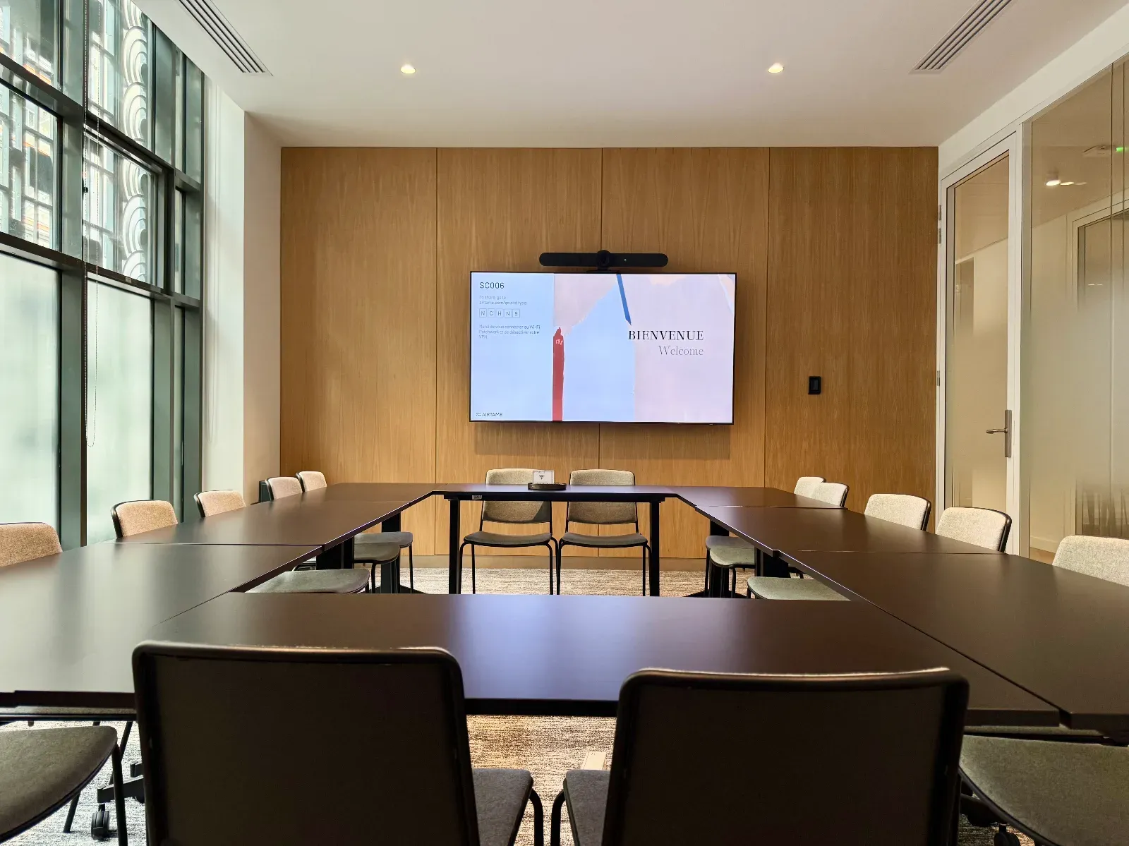 Room for Small Business Events in Paris