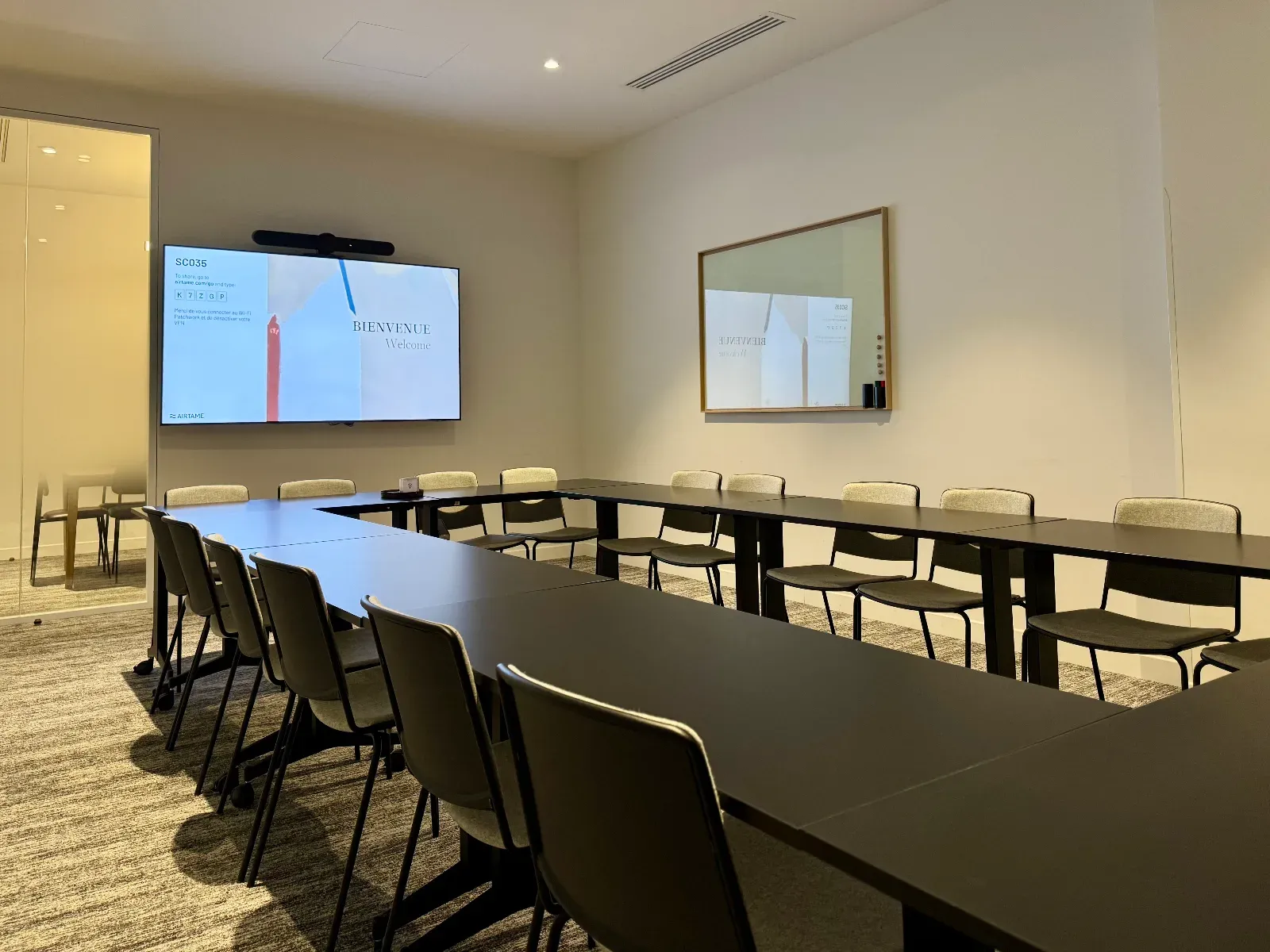 Sainte-Cécile Meeting Room — A Versatile Space for Business Events in Paris
