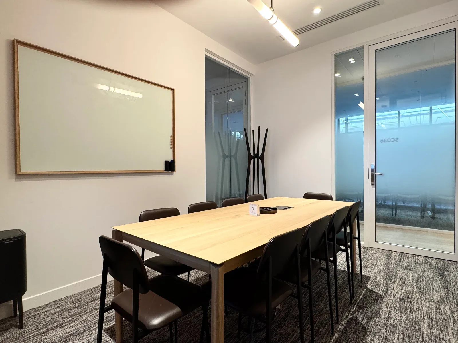 13 m² Meeting Room in Paris 9th for Small Business Events