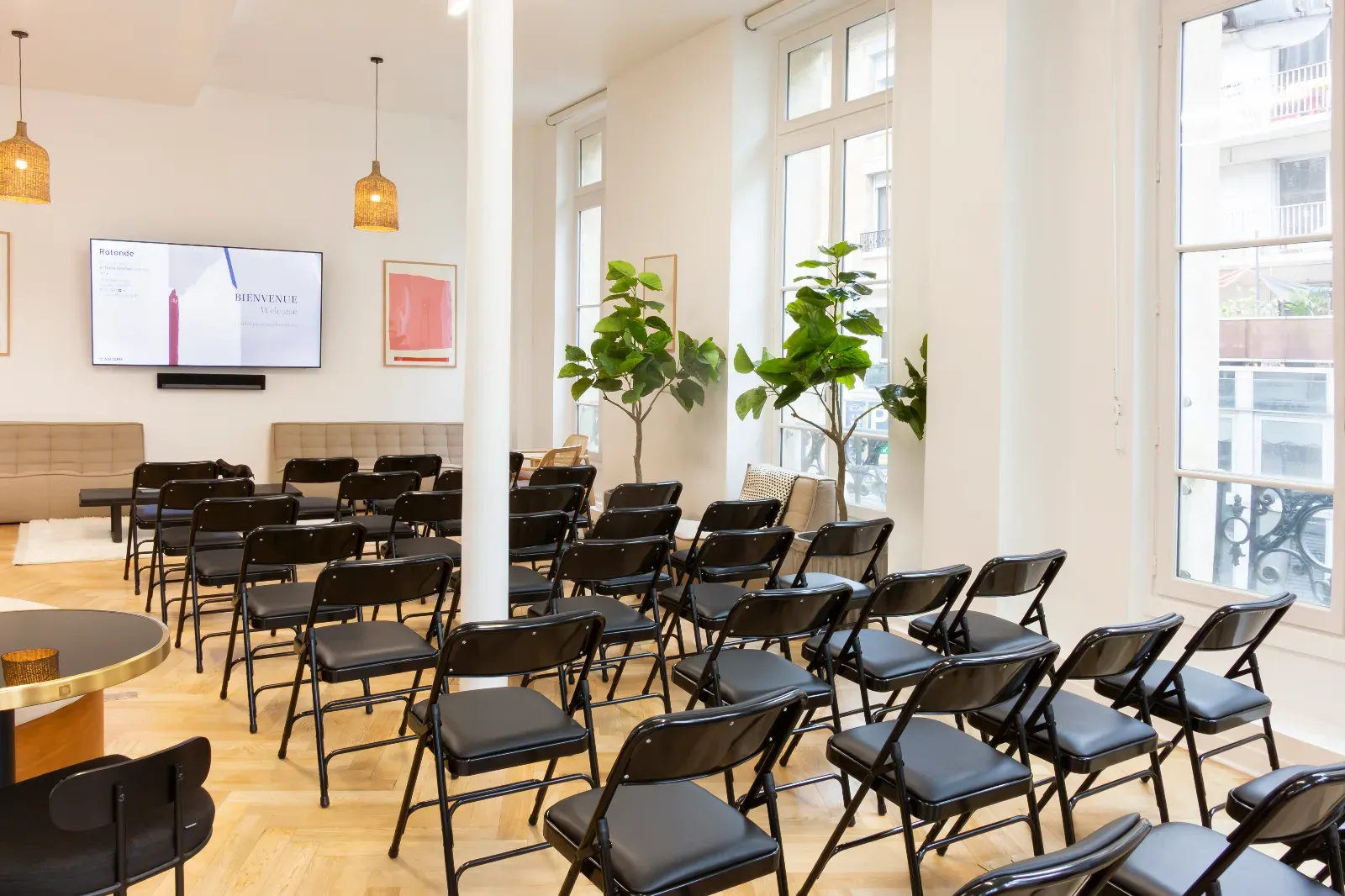Spacious 137 m² Venue for Professional Events in Paris