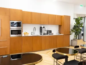 Spacious 137 m² Venue for Professional Events in Paris