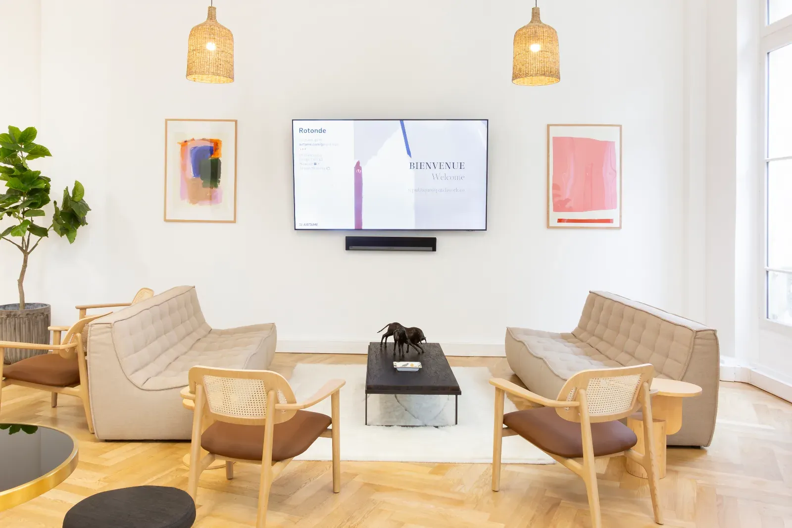 Spacious 137 m² Venue for Professional Events in Paris