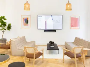 Spacious 137 m² Venue for Professional Events in Paris