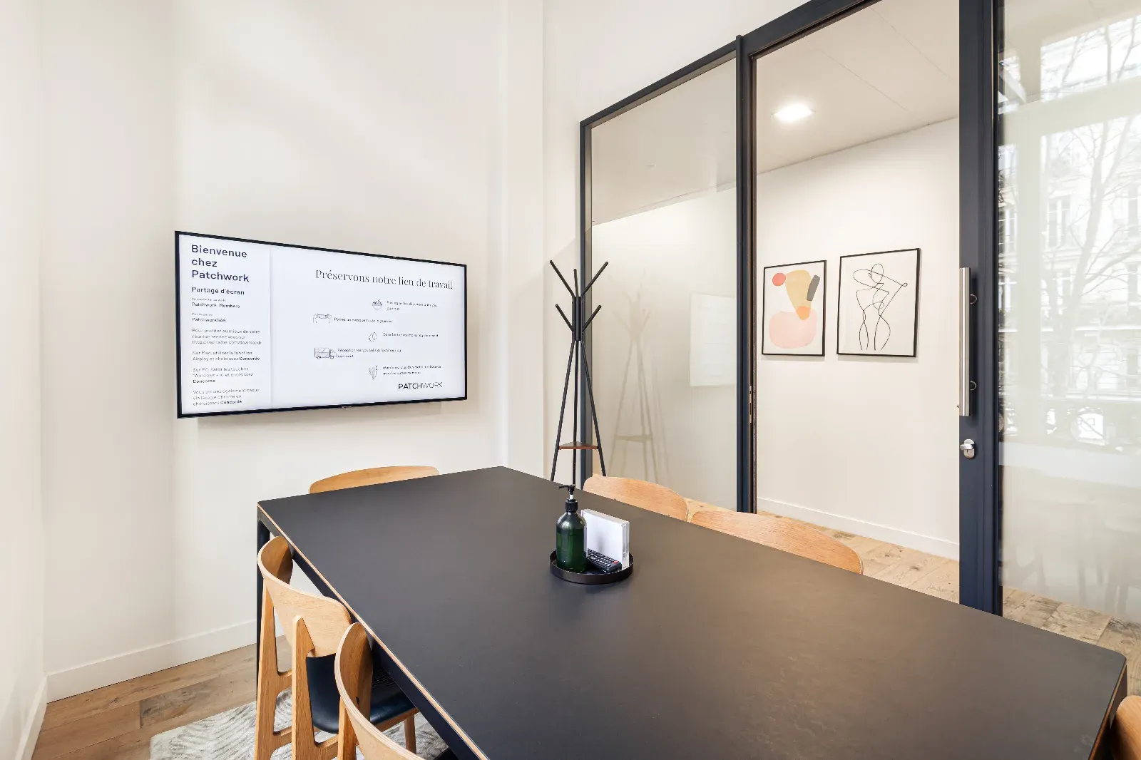 Five 9 m² Meeting Rooms in Paris 11e | Native Spaces