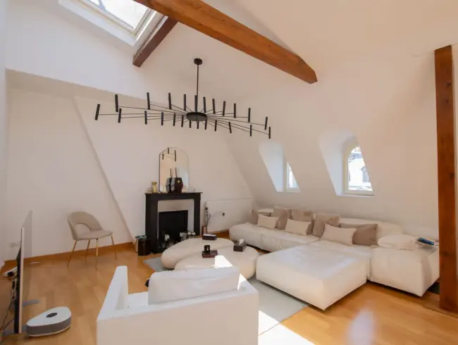 Haussmann-Style Loft with City Views in Paris's Golden Triangle