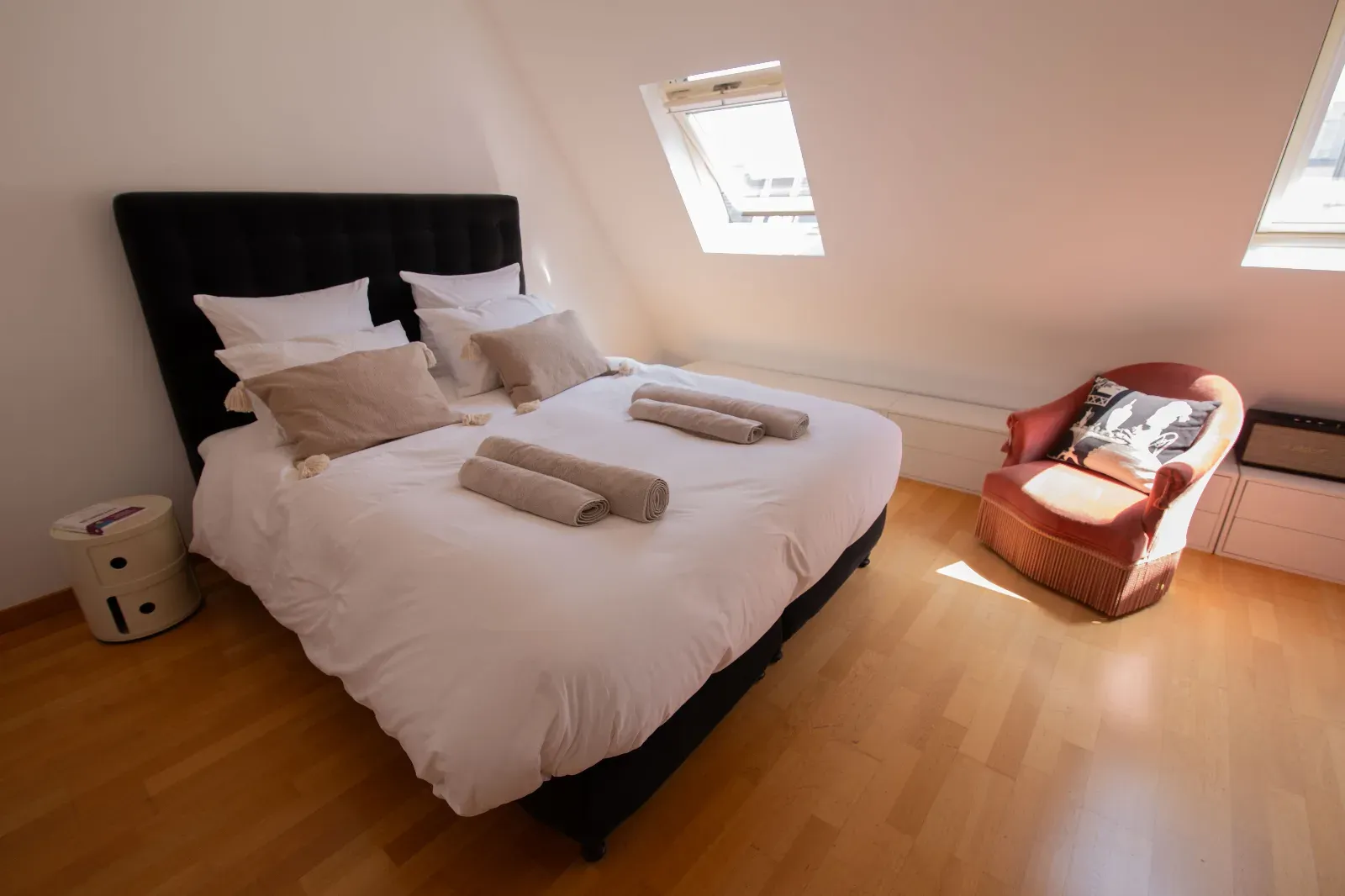 Haussmann-Style Loft with City Views in Paris's Golden Triangle