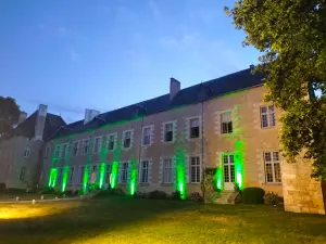 Abbaye à Béruges : Lieu Unique pour Événements en France