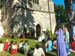 Abbaye à Béruges : Lieu Unique pour Événements en France