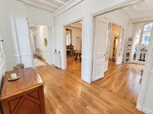 Appartement Haussmannien pour tournages et shootings photo à Neuilly-sur-Seine