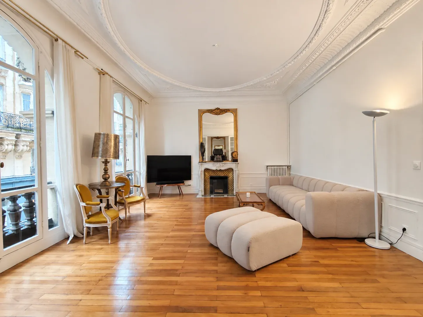 Appartement Haussmannien pour tournages et shootings photo à Neuilly-sur-Seine