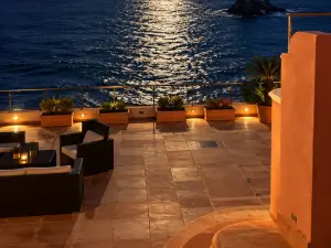 Waterfront Event Venue in Anthéor with Sea View | Native Spaces