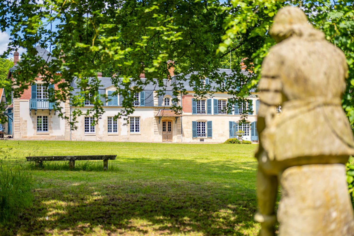 Manoir Near Chantilly: Elegant Estate for Events 45 Minutes from Paris
