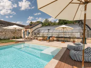 Manoir Near Chantilly: Elegant Estate for Events 45 Minutes from Paris