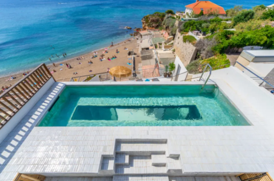Villa Contemporaine en Bord de Mer à Marseille — Lieu d'Exception pour vos Événements